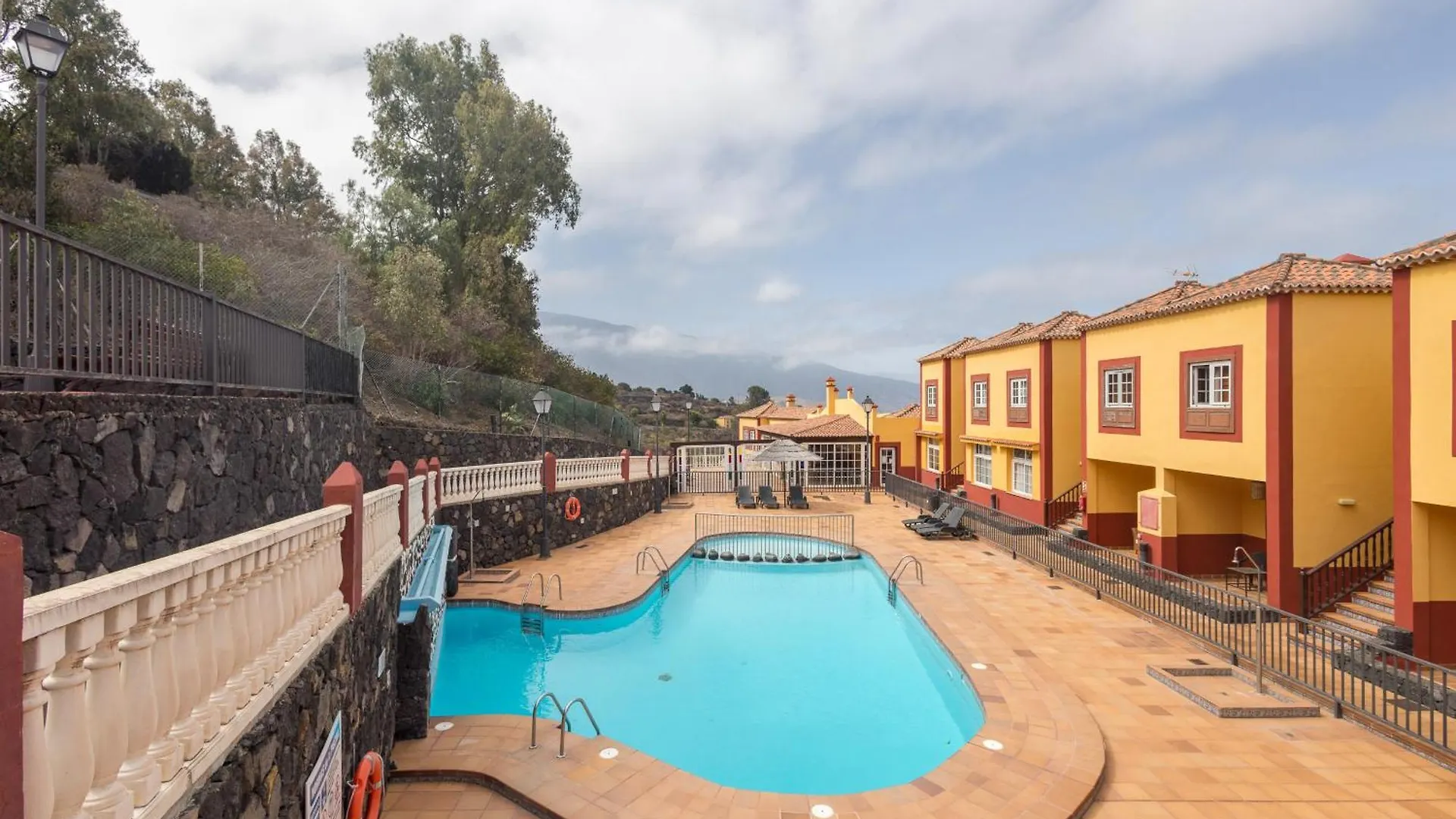 Lightbooking Las Brenas Garden Con Piscina Brena Baja